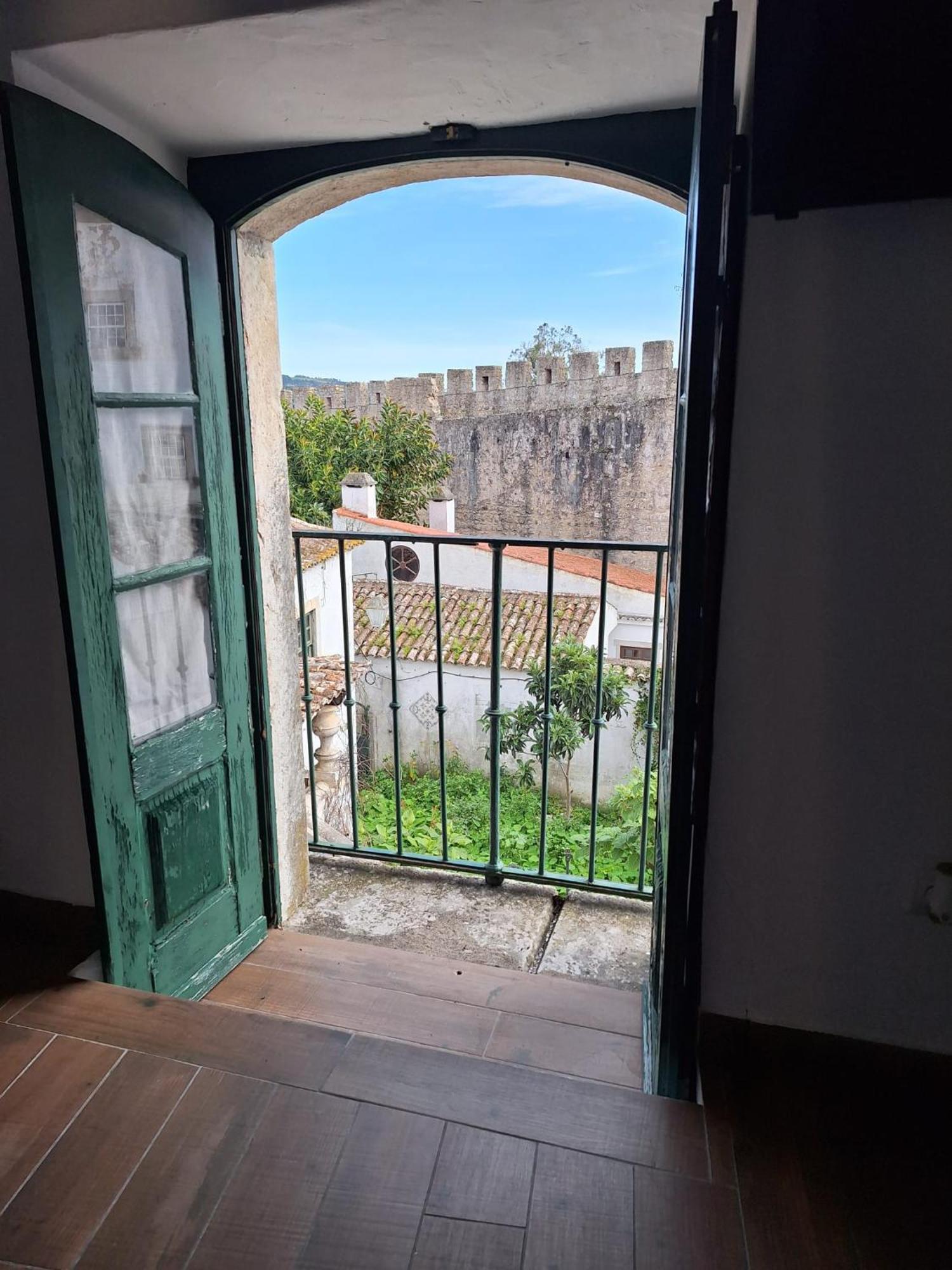 Lovin Book Guesthouse Óbidos Exteriör bild