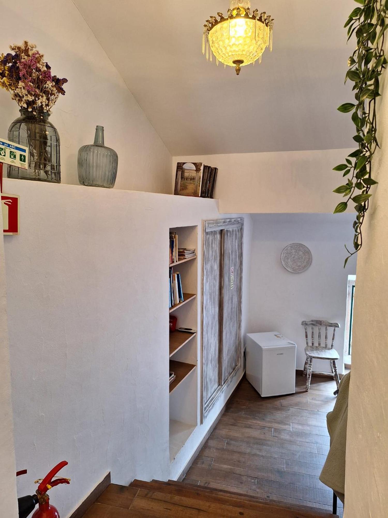 Lovin Book Guesthouse Óbidos Exteriör bild